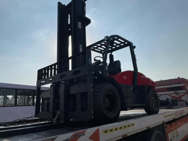 7-ton Container Mast w/ 2 Stage Diesel Forklift - Image 2